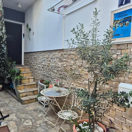 Valentina Apartment Tisno